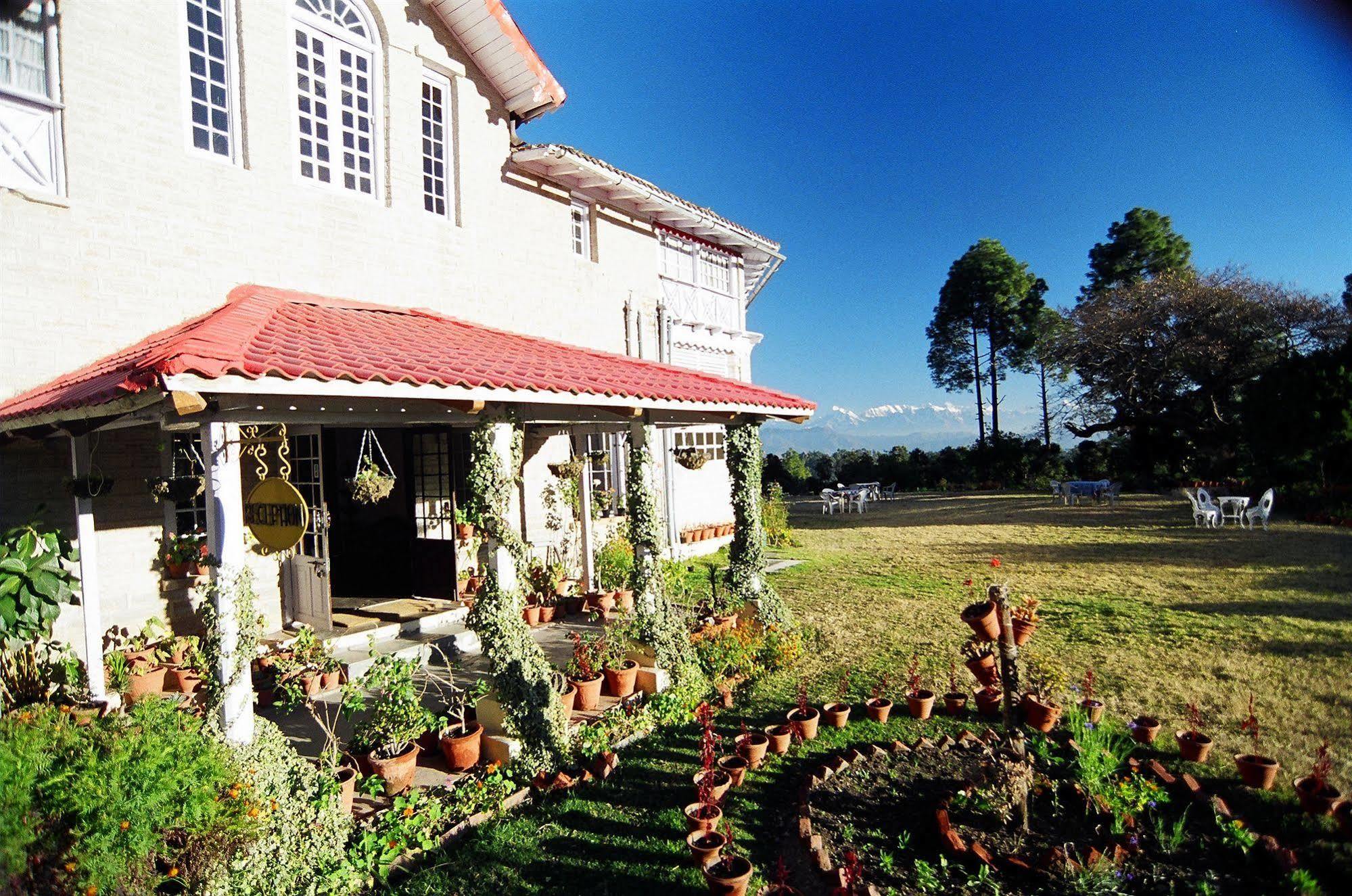 Chevron Rosemount Hotel Ranikhet Exterior foto